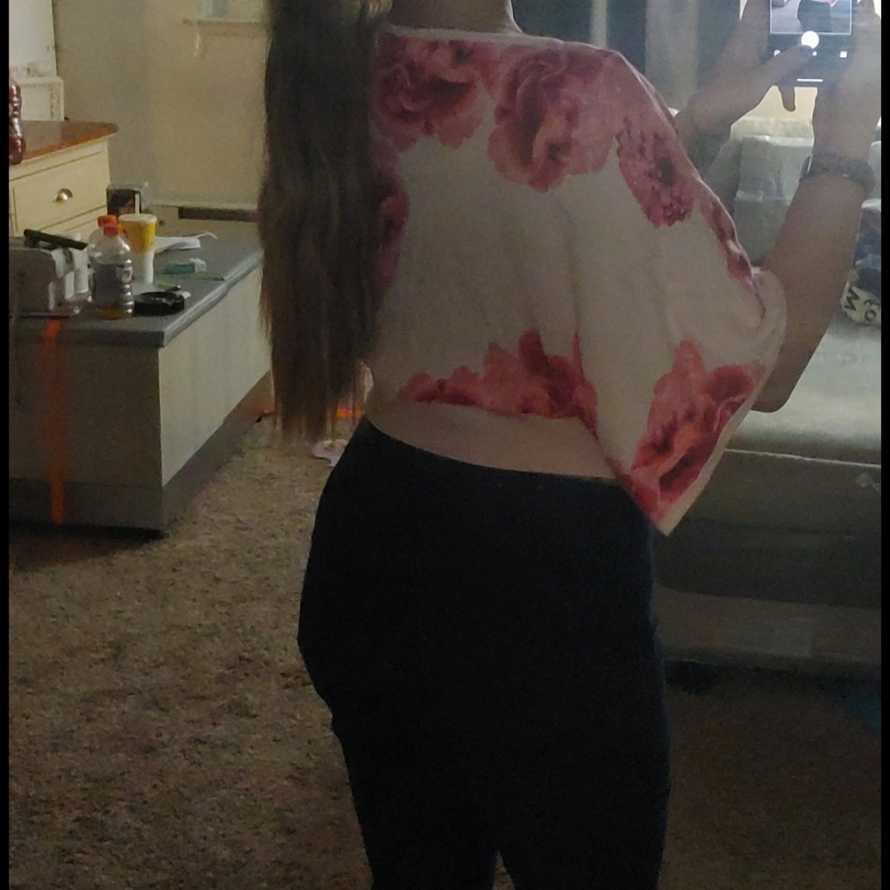 Top - Picture 2 of 4